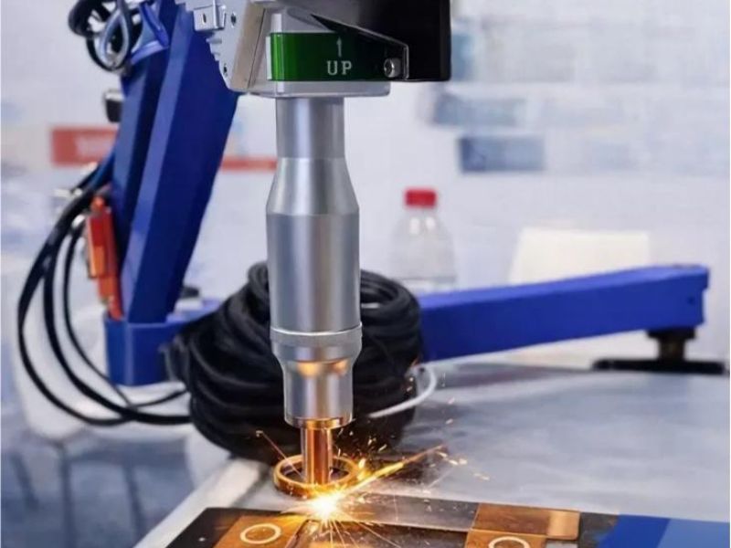 Máquina de soldadura láser de fibra con batería de almacenamiento de energía y batería de litio 